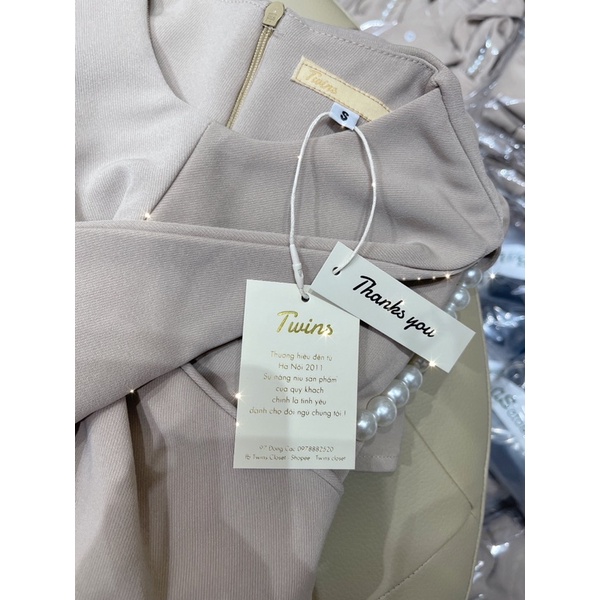 Váy khoét vai tặng kèm phụ kiện dây trai cao cấp có thể tháo rời (Lolli dress ) by Twins