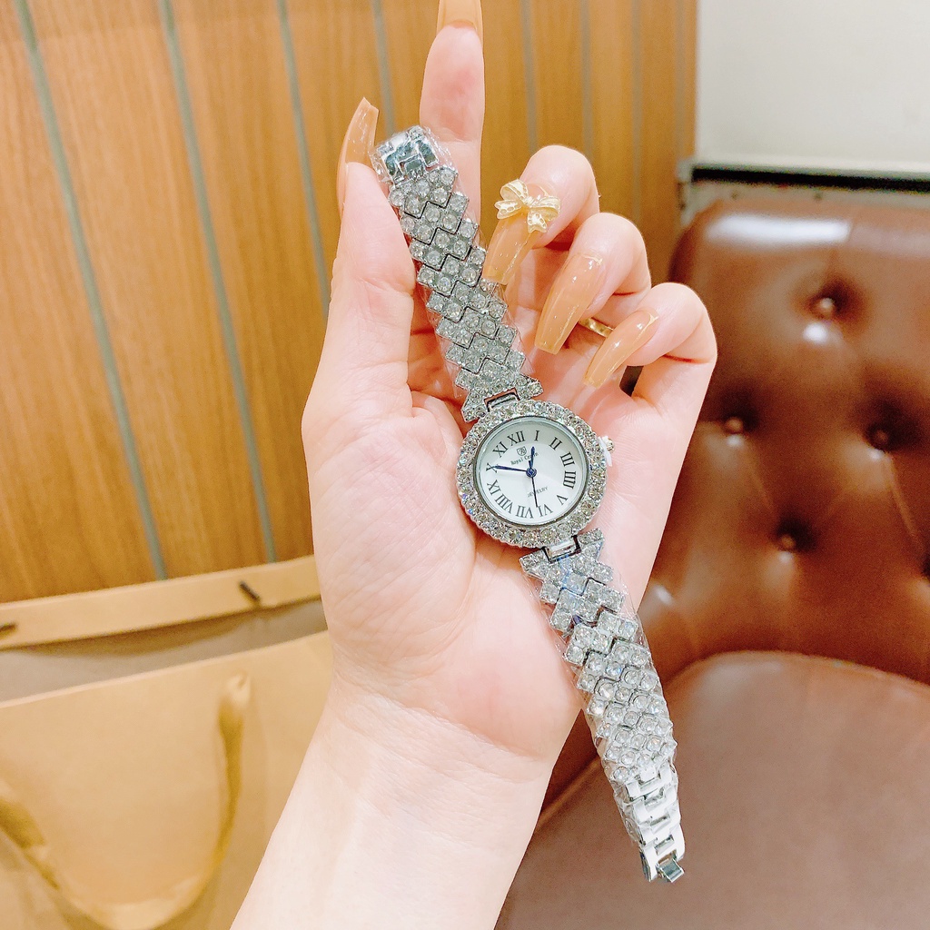 Đồng Hồ Nữ  Dây Kim Loại Đính Đá Royal Crown