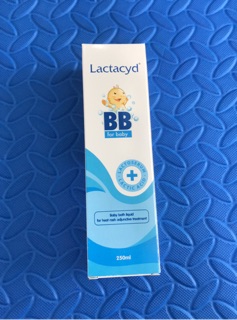Dung dịch vệ sinh LACTACYD