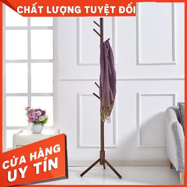 Cây treo quần áo bằng gỗ