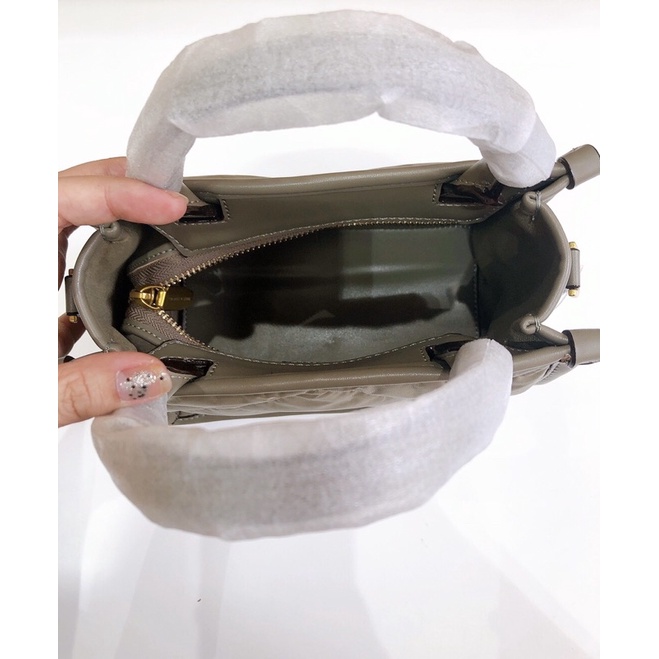 T718 - Túi da cnk vuông