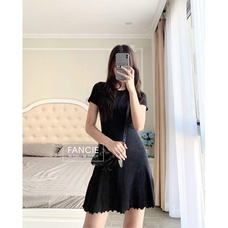 Đầm dáng xòe tay ngắn, váy nữ xòe màu đen viền xoăn cổ tròn tôn dáng | BigBuy360 - bigbuy360.vn