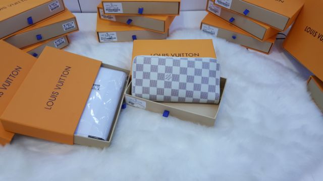 Ví hoa nâu kéo khóa size 20 fullbox | BigBuy360 - bigbuy360.vn