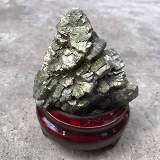 TRỤ ĐÁ VÀNG GĂM PIRIT