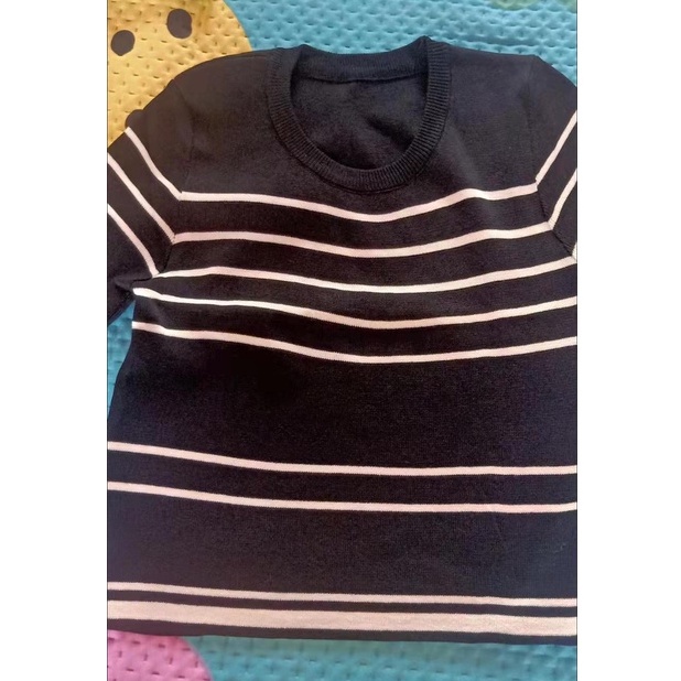 Áo dệt kim tay ngắn kẻ sọc T4GyL