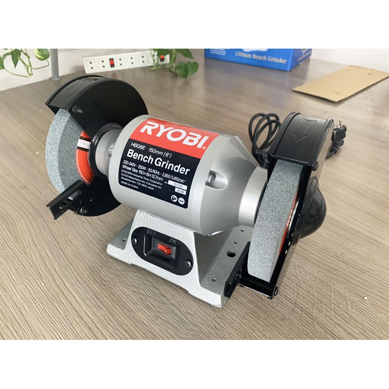 Máy mài 2 đầu đá để bàn 250W RYOBI (KYOCERA) - HBG-6E