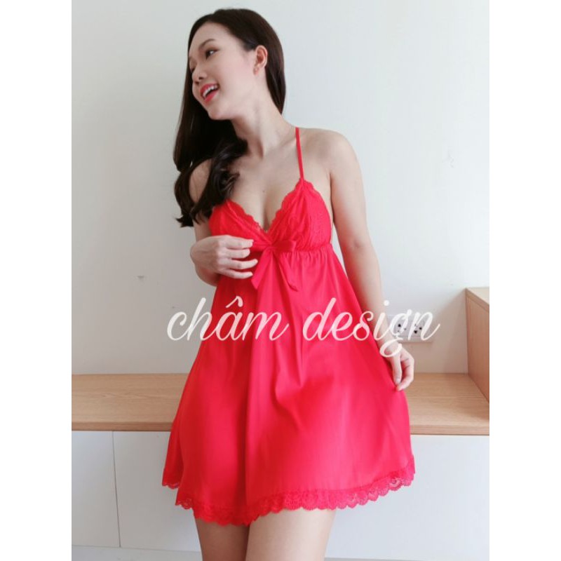váy ngủ lụa satin đỏ gắn nơ xinh thân sau thiết kế đẹp nổi bật.Hàng thiết kế độc quyền