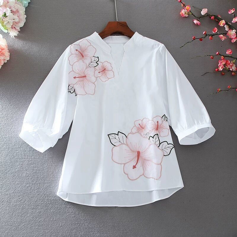 In the summer of 2020, a small fresh, V-neck literary lady leaves a fragile fairytale-sweet embroidered shirt | BigBuy360 - bigbuy360.vn