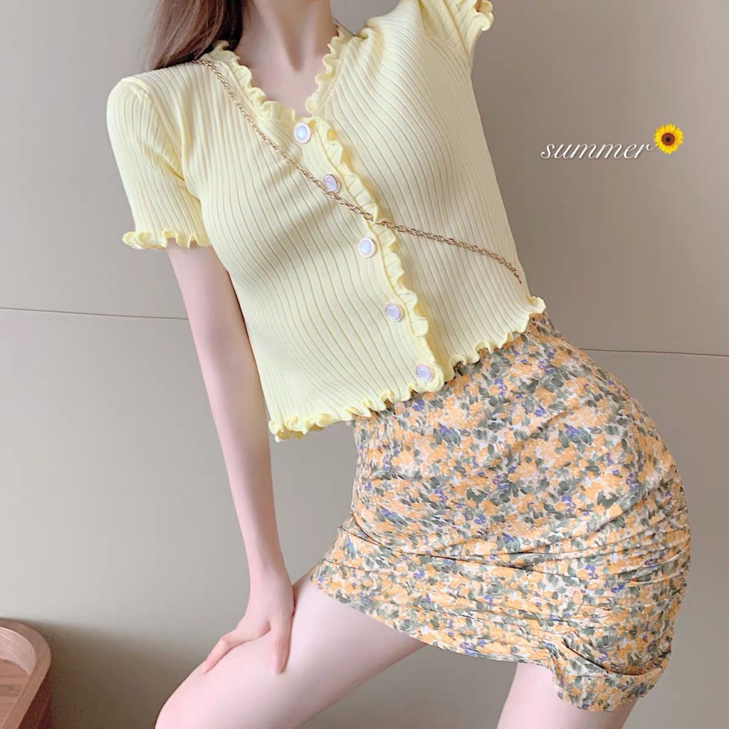 Áo Kiểu Gân Tăm Tay Ngắn Cổ V Viền Bèo Đính Nút Giữa Hot Trend Điệu Đà TTSLA0279