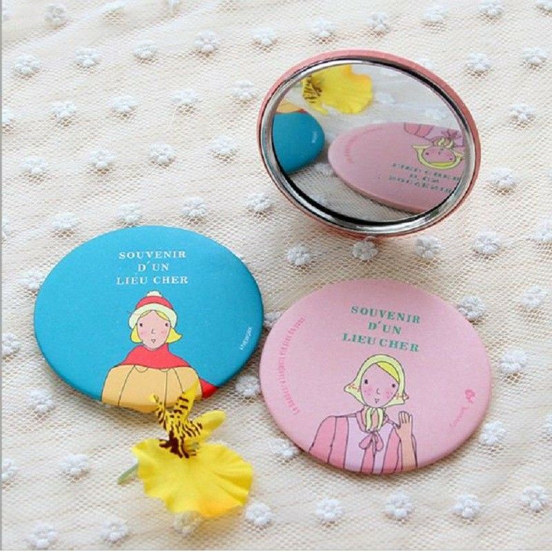 Gương mini cầm tay gấp gọn kèm lược masage cute