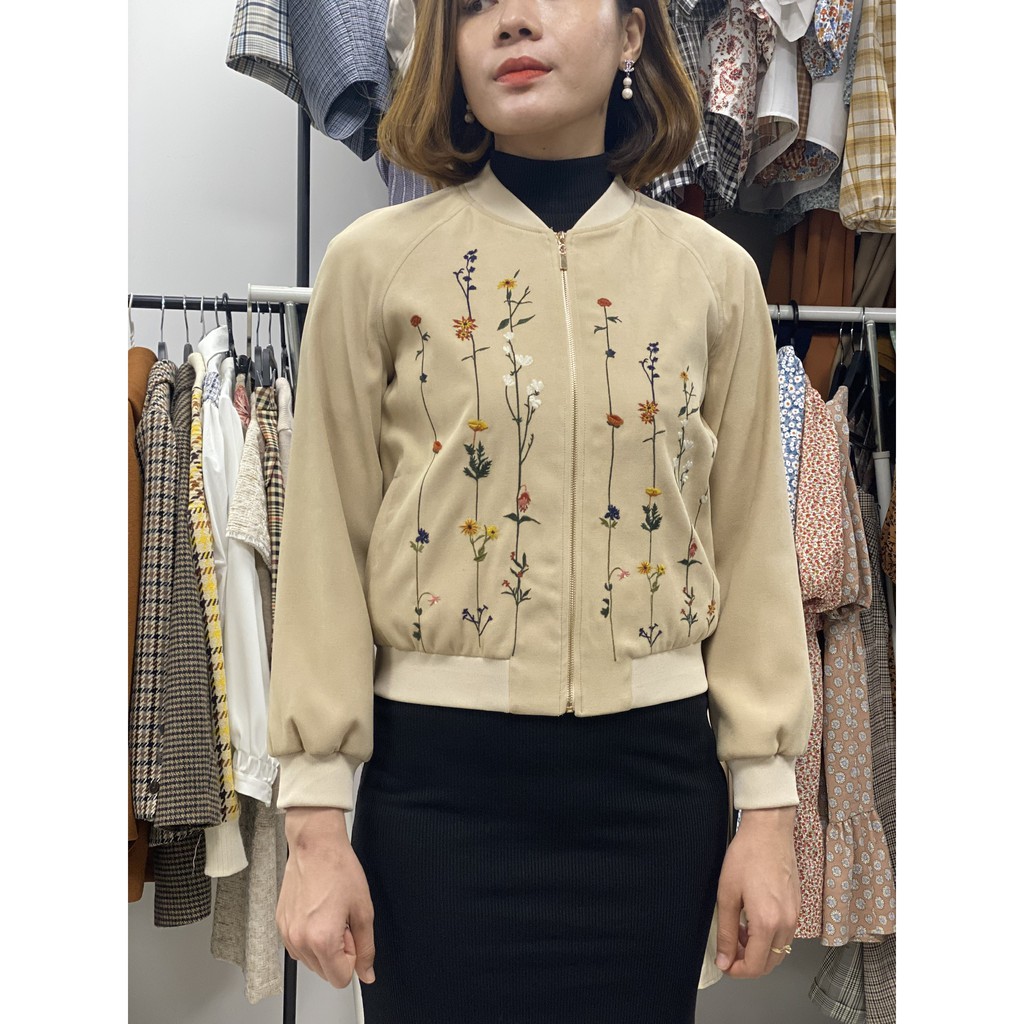 Áo khoác bomber da lộn be thêu hoa dây 1BO1004 ADORE DRESS