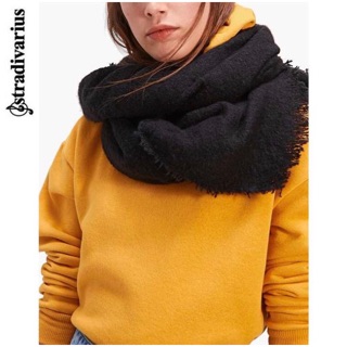 Khăn len Stradivarius vợt sale hàng chính hãng authentic