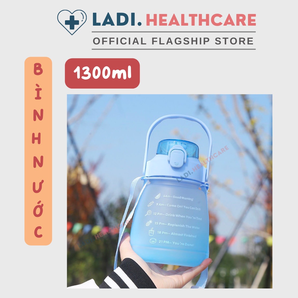 Bình nước 1.3 Lít [ Tặng kèm Ticker] dễ thương có vạch báo giờ 1300ml dành cho người lười uống nước
