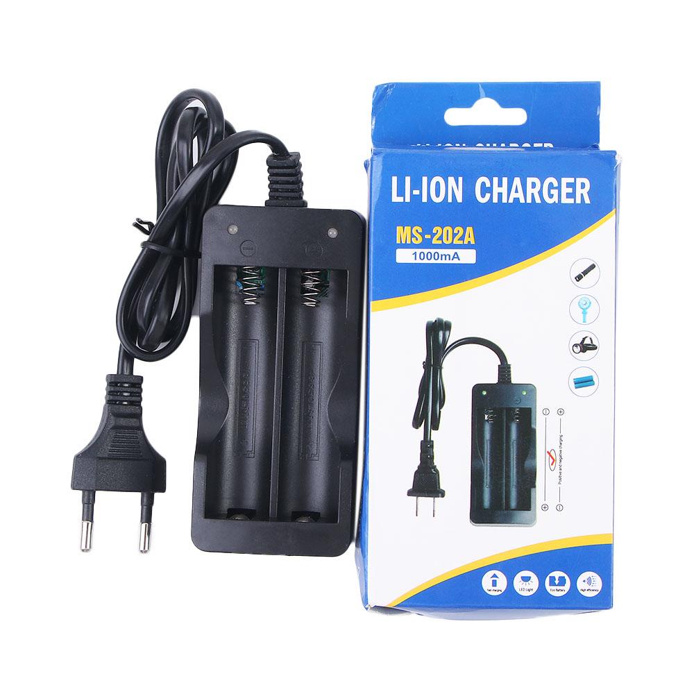 Cục Sạc Pin Li-ion 18650 Thông Minh Tích Hợp Đèn LED Tiện Dụng TAYLOR1