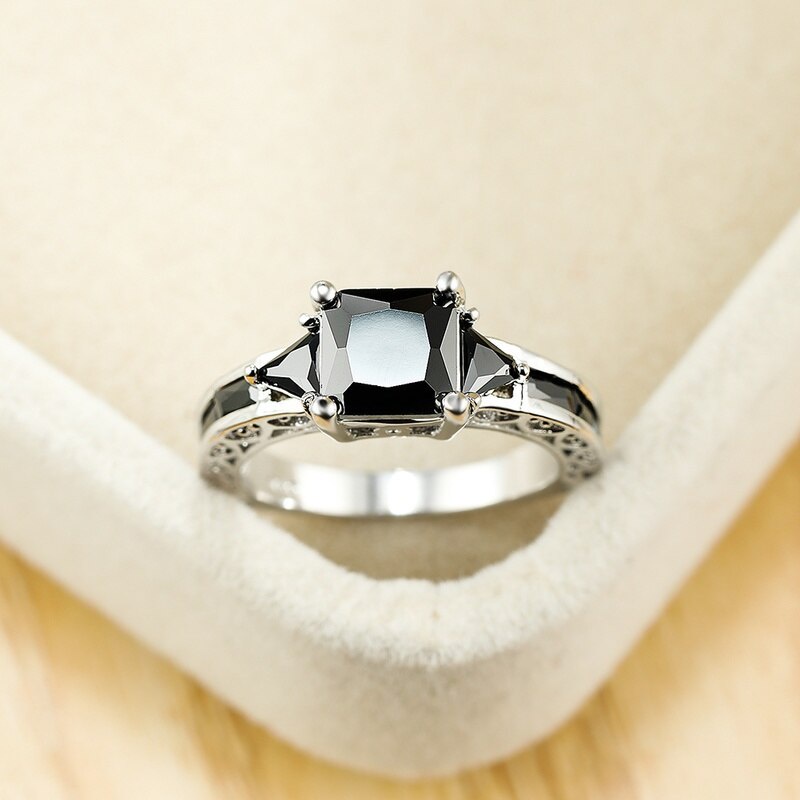 Nhẫn đính đá zircon hình vuông màu đen thời trang cho nữ