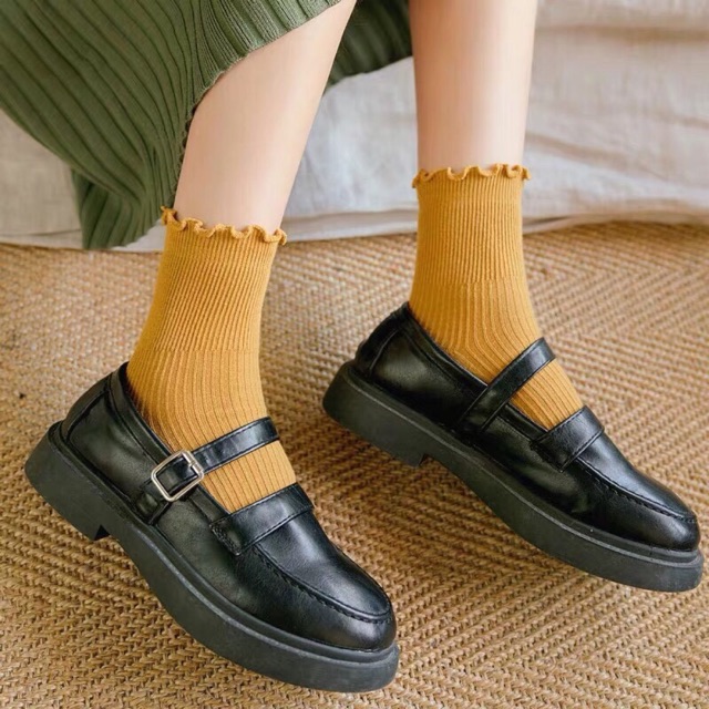 Tất nữ cao cổ viền hoa