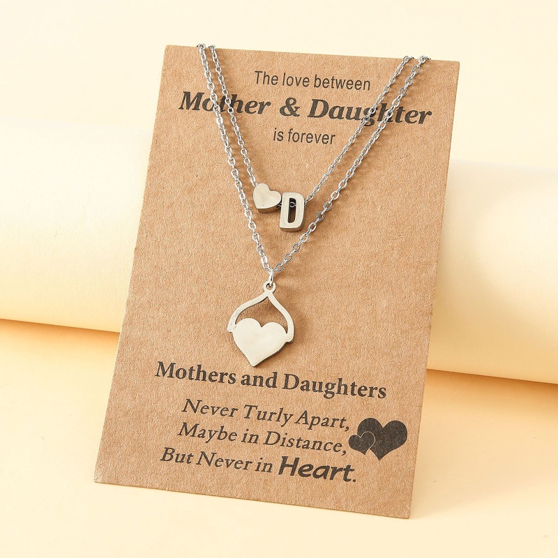 Vòng cổ Mặt Trái Tim Khắc Chữ Mom