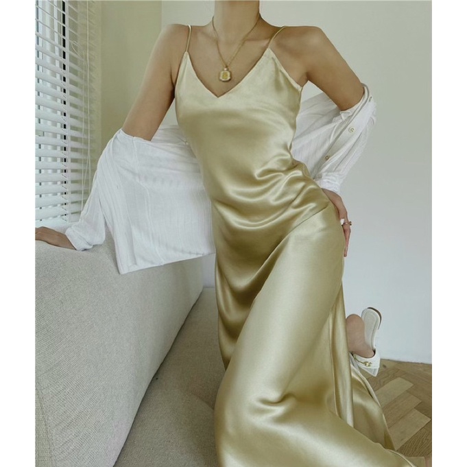 Đầm satin cổ tim phom lửng quá gối mịn mượt