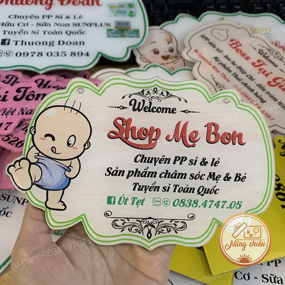 Bảng hiệu chuyên sỉ lẻ các sản phẩm cho mẹ và bé, shop đồ trẻ em, sữa trẻ em, chất liệu mica sáng bóng và an toàn