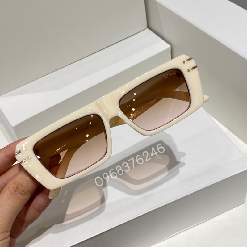 Kính mát nam nữ DIOR 2 màu đen trắng,kiểu dáng unisex,phong cách Italy hiện đại,trẻ trung.Chống UV400