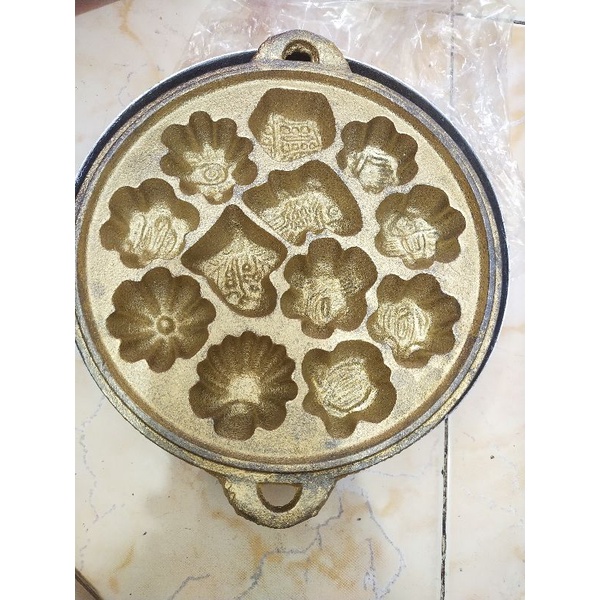 Khuôn  bánh  thuẩn bánh  bông Lan  gang xi vàng  Huỳnh Anh
