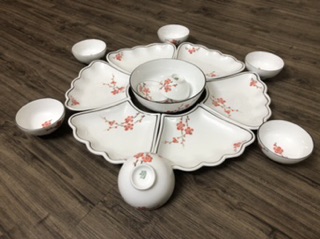 Bộ đồ ăn hoa mặt trời vẽ hoa đào đỏ