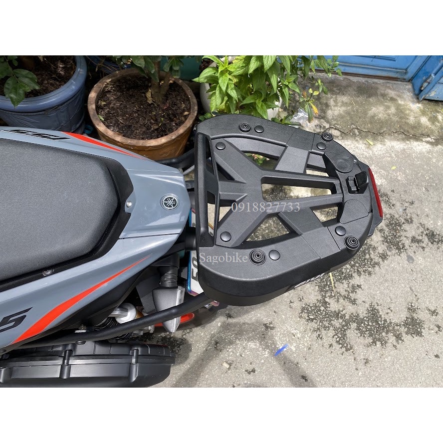 Đế đệm givi M7MN-S, đế đệm có đèn stop sang trọng, dùng để gắn thùng givi