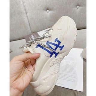 BATA SỤC ĐẾ THÔ L•A SIÊU HOT