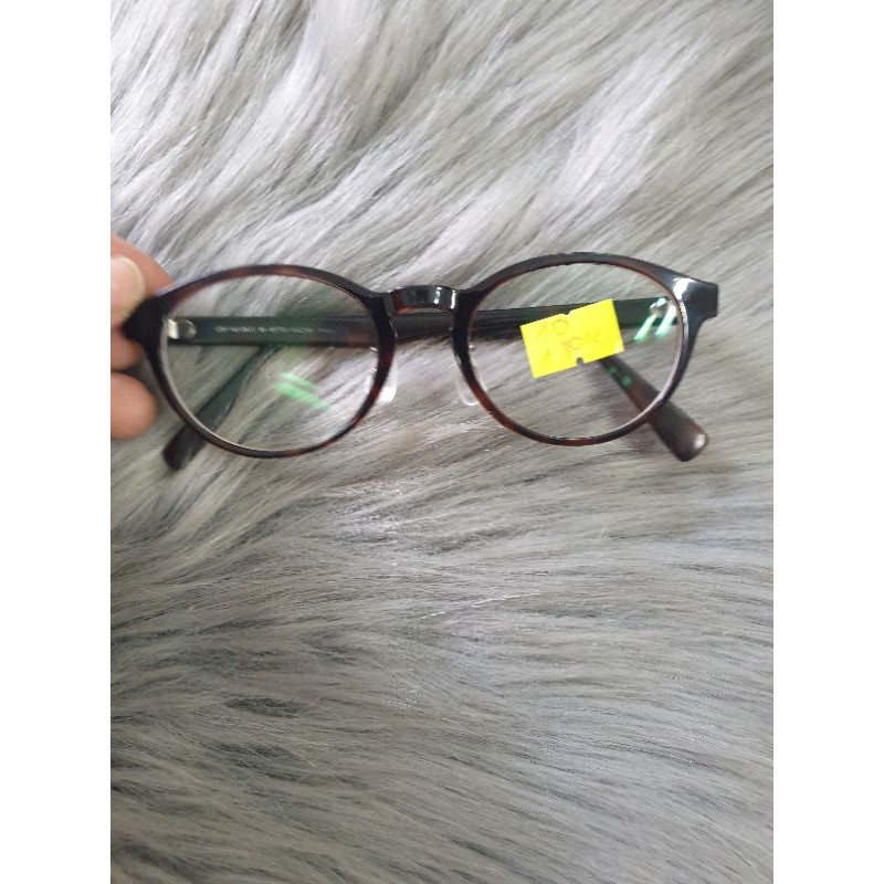 Kính si nhật mã 10