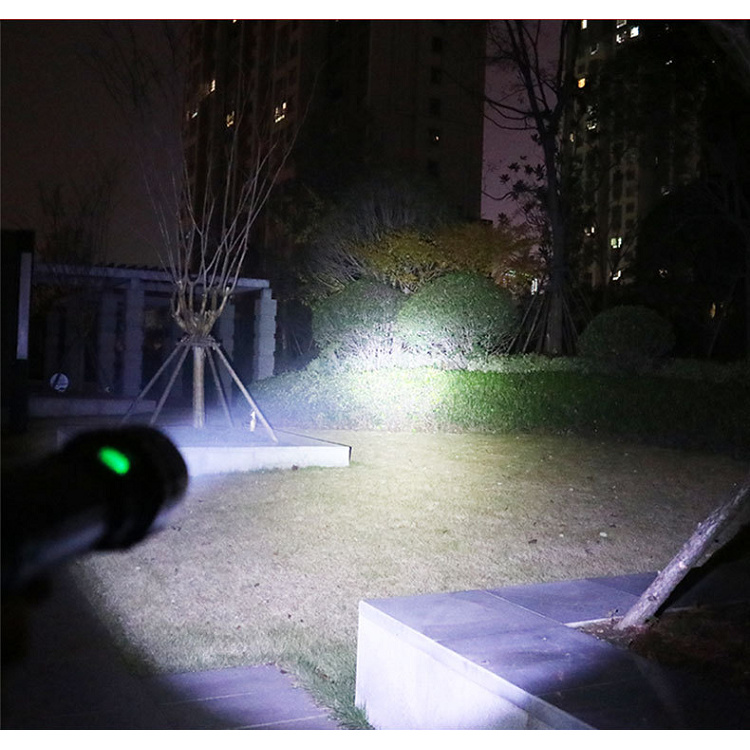 Đèn pin siêu sáng X15-T40 - Video thực tế