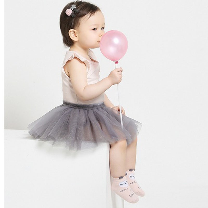 Tất in hình hoạt hình xinh xắn cho bé gái