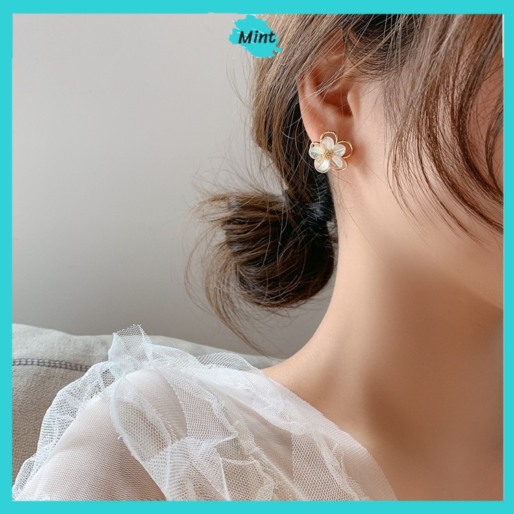 Bông Tai ❤️FREESHIP❤️Hình Hoa Nhẹ Nhàng Nữ Tính Phong Cách Hàn Quốc Kiểu Mới - Khuyên Tai Chuôi Bạc S925