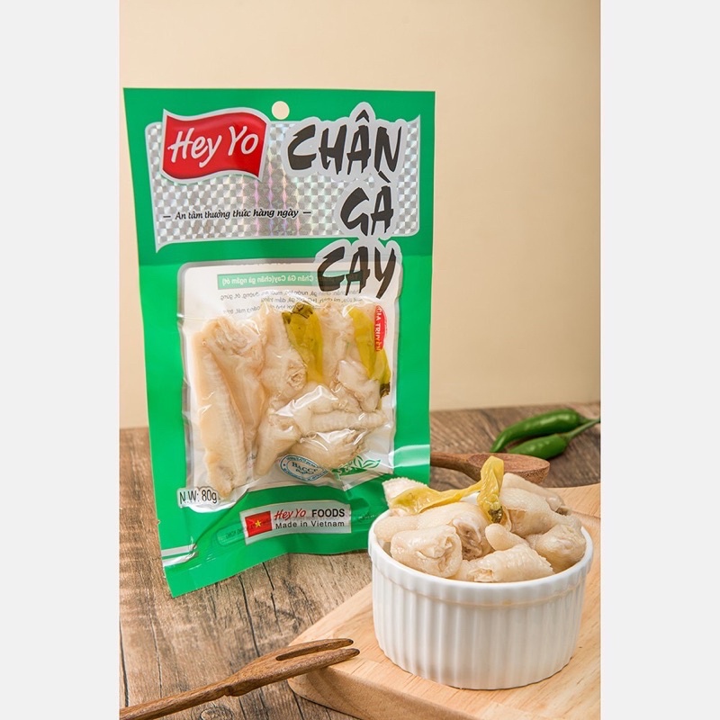 Chân gà cay Hey Yo gói 80g và Chân gà cay Heyyo vị xì dầu gói 80g