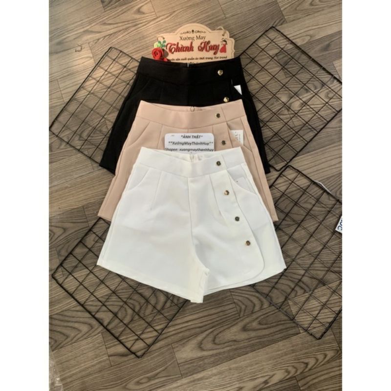 quần short phối 4 cúc vàng 092