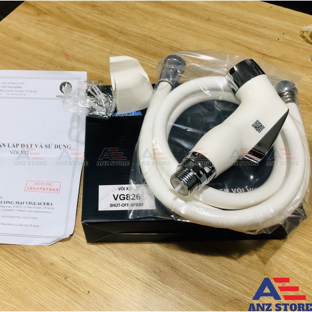 Vòi xịt vệ sinh cao cấp, kèm dây dẫn và đế cài VG826  -VIGLACERA