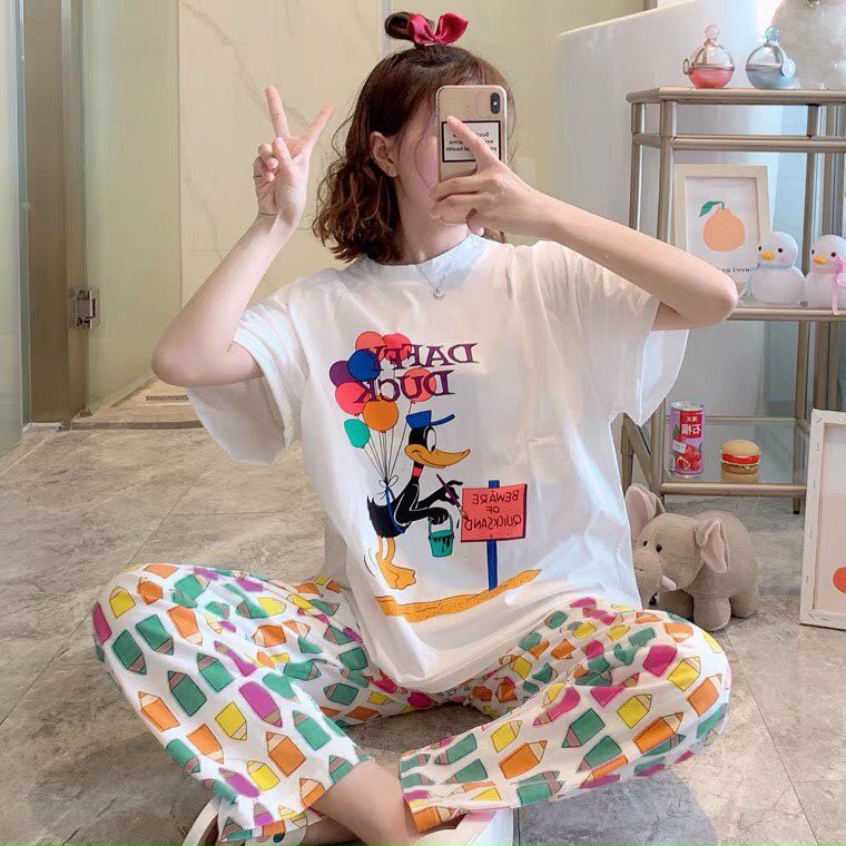 Bộ mặc nhà- bộ ngủ Pyjama siêu xinh in hình hoạt hình DAFFY DUCK chất vải thun cotton mềm mịn thoáng mát