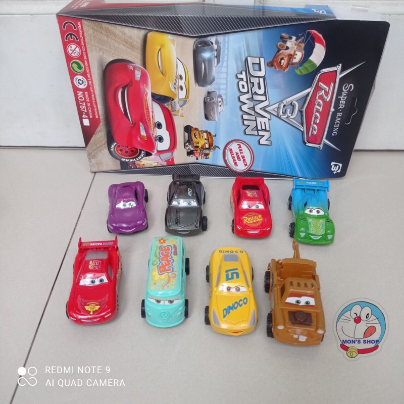 Hộp 8 chiếc xe ô tô Mcqueen bằng nhựa, chạy bánh đàu
