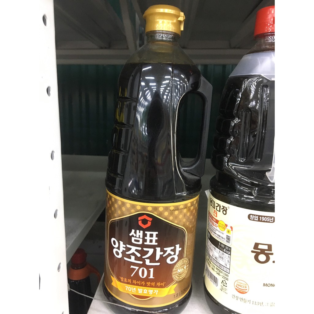 Nước tương/ Xì dầu Yangcho 701 Hàn Quốc chai lớn 1,8L