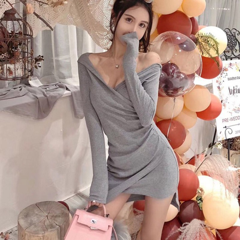 Đầm tay dài cổ chữ V thiết kế độc đáo quyến rũ cho phái nữ