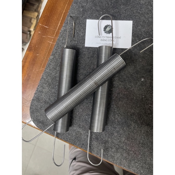 Lò xo kéo đường kính ngoài 28 sợi 2 dài 270mm