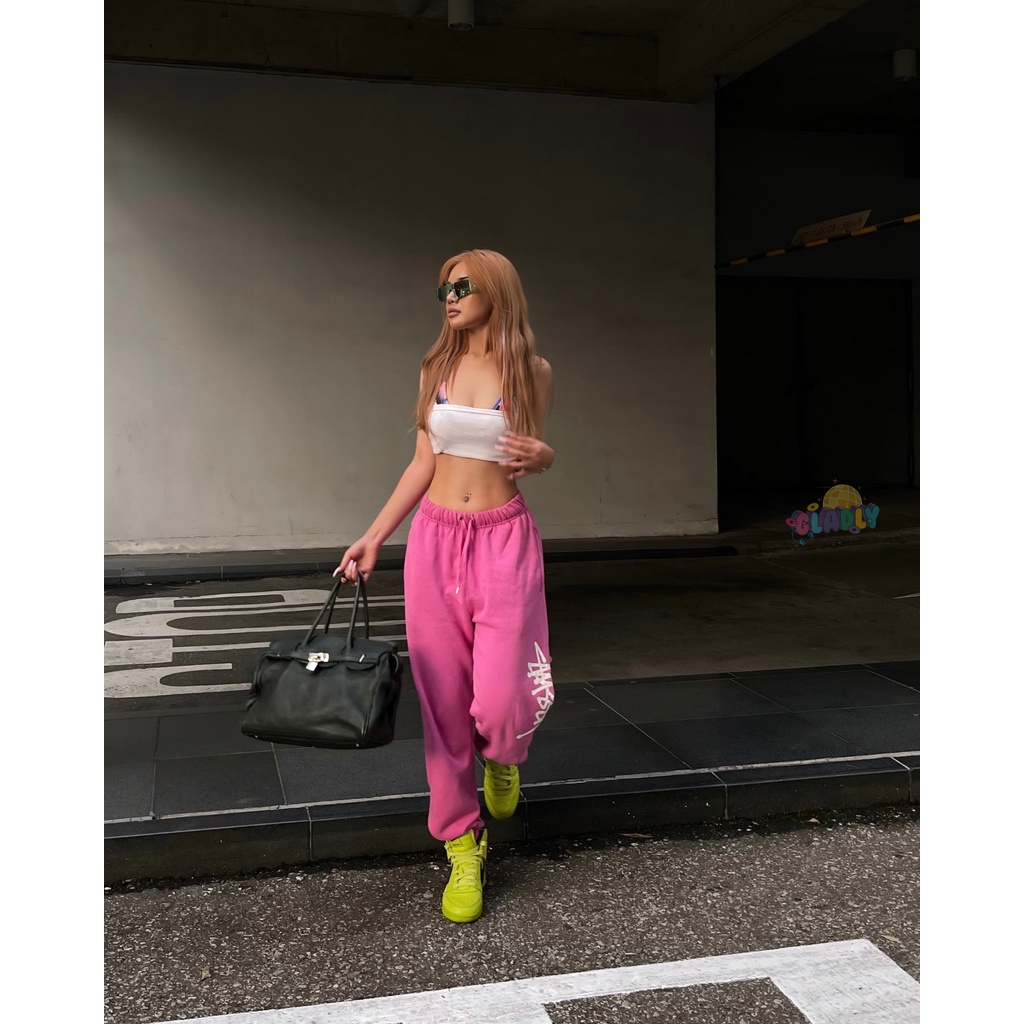Quần nỉ Stussy họa tiết big logo pink sweater pants