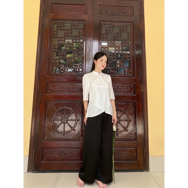 Thời trang nữ truyền thống cổ tàu vải gấm, áo lam đi chùa