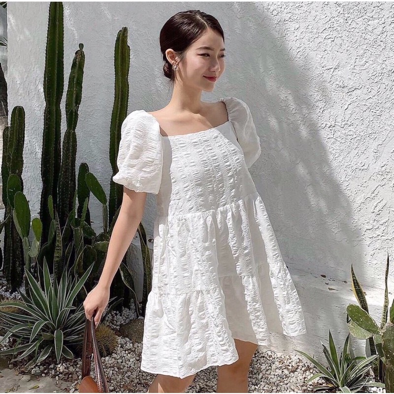 Đầm babydoll trắng xô gãy cổ vuông tay bồng siêu dễ thương