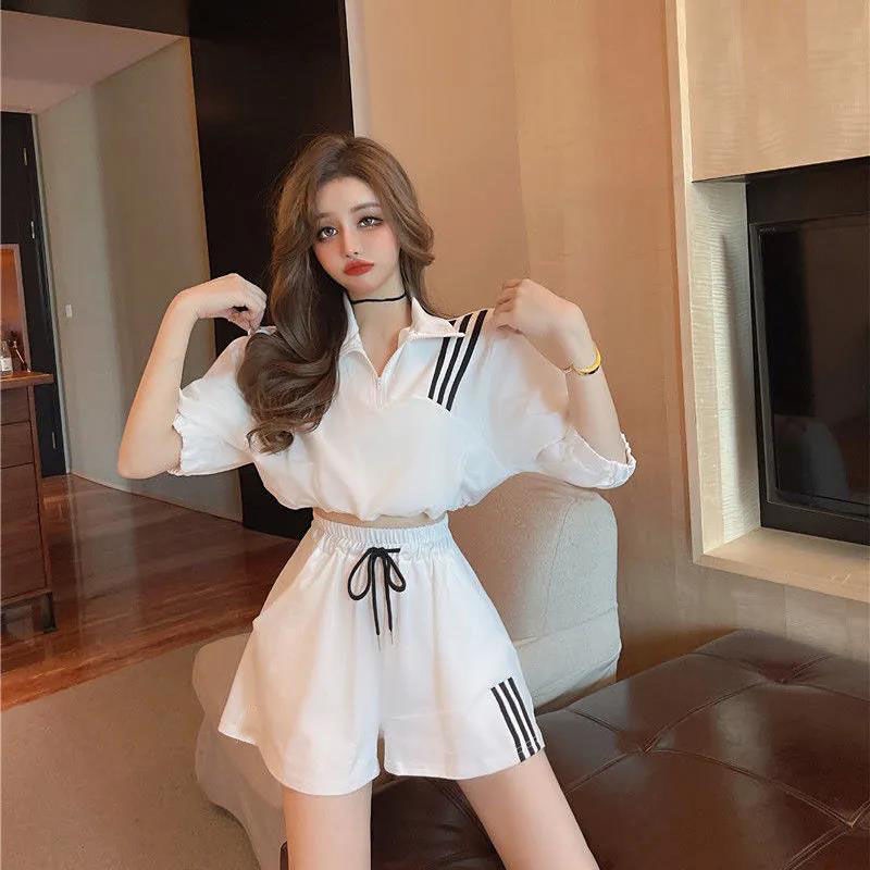 Set Đồ Thể Thao Gồm Áo Thun Tay Ngắn Và Quần Short Ống Rộng Thời Trang Mùa Hè Phong Cách Hàn Quốc Cho Nữ