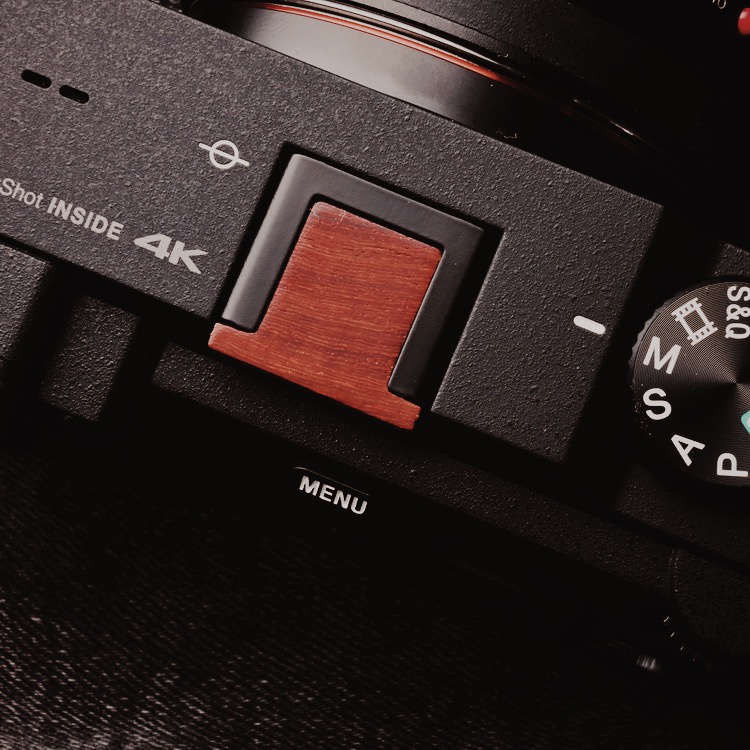 Hotshoe Cover bằng gỗ thật dành cho máy ảnh Sony Alpha - Chặn trang trí flash bằng gỗ