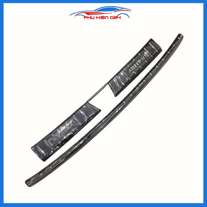 Ốp chống trầy cốp Suzuki Ertiga thép không gỉ vân titan bảo vệ xe chống va đập