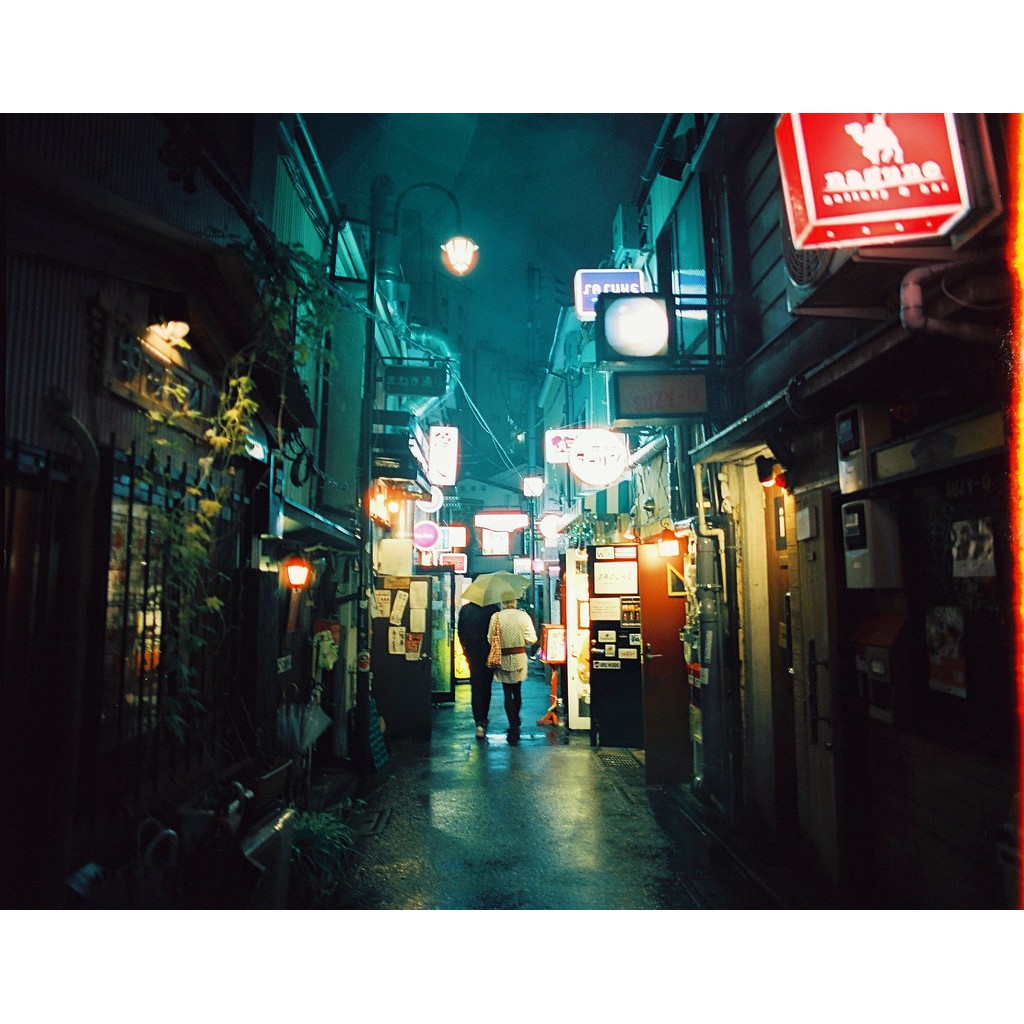 Phim chụp ảnh Cinestill 800T 36 tấm DATE 03/2025 film 35mm