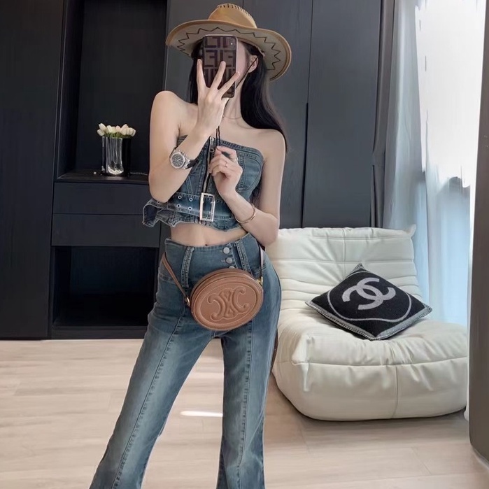 Túi Da Bò Đeo Chéo Hình OVAL 2022 CE