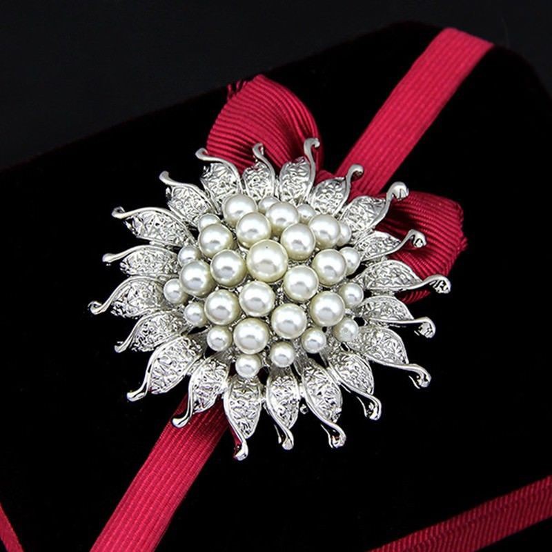 flowersqueen Cài áo hình bông hoa đính ngọc trai giả màu trắng dành cho nữ