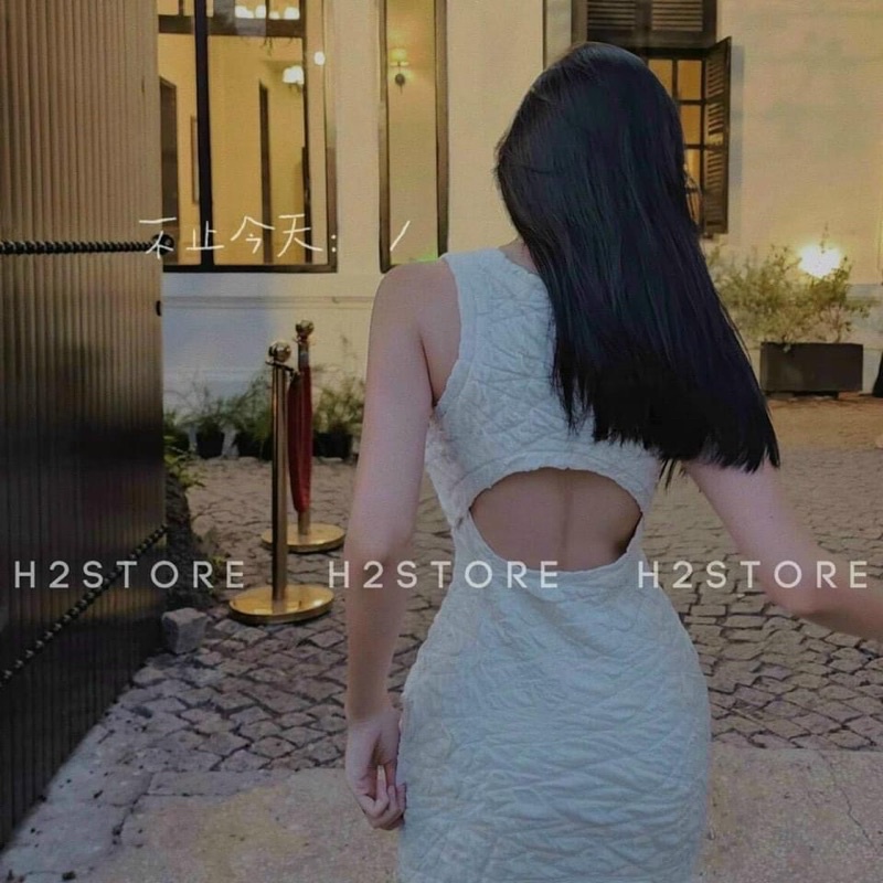 ĐẦM MIDI SÁT NÁCH CUT OUT LƯNG 2M